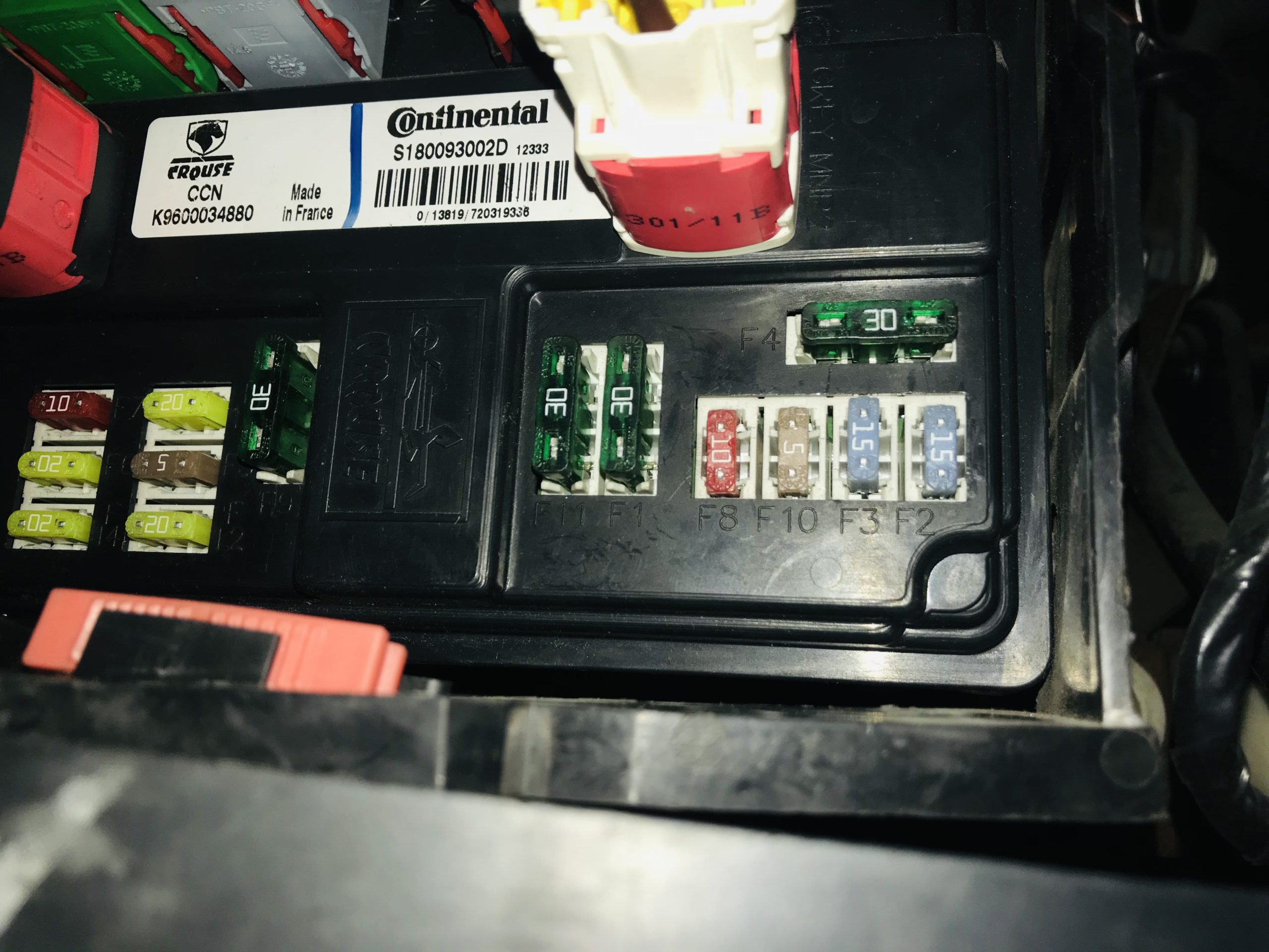 تعمیرات تخصصی برق خودرو